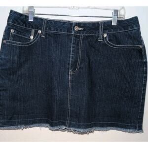 Y2K‎ Intentional Frayed Low Rise Denim Rocker Mini Skirt Size 14 Grunge